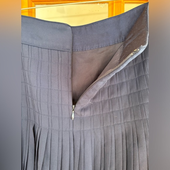 J. Crew Drop Waist Pleated mini skirt size 4 - Picture 10 of 10